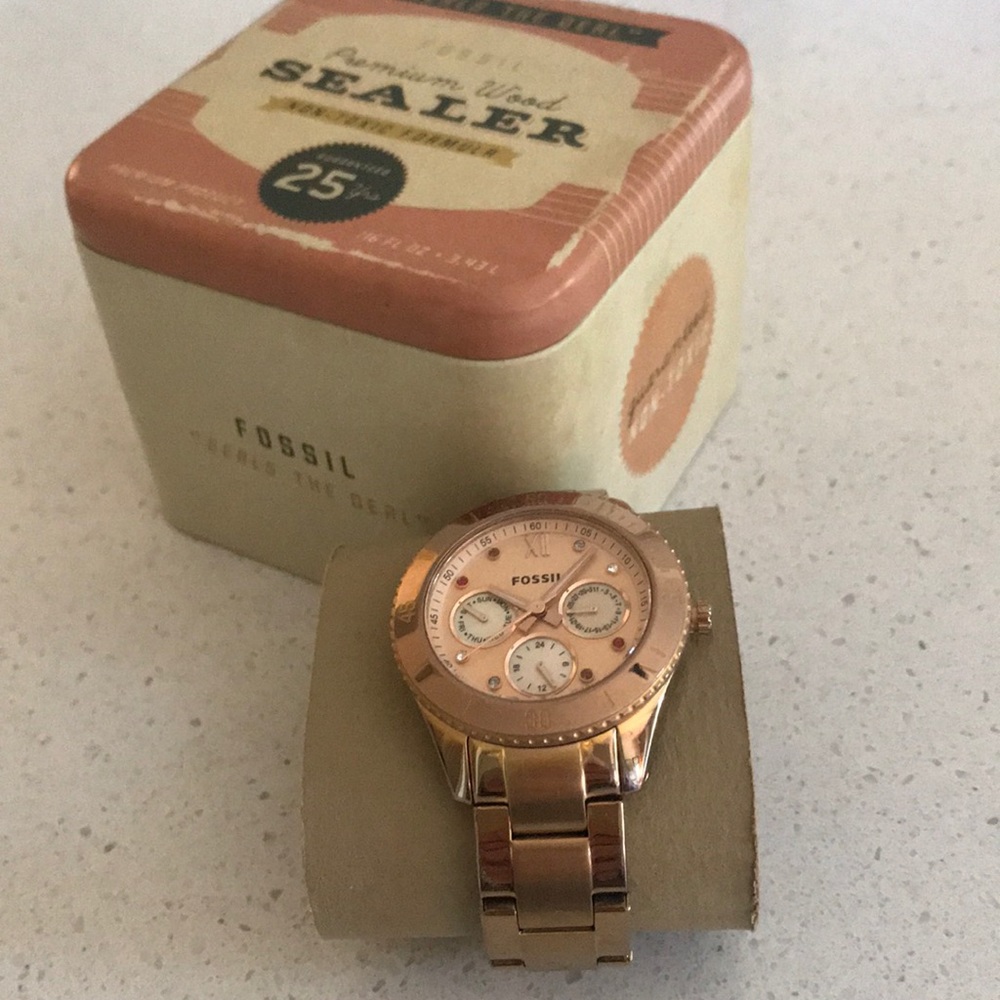 Fossil rose gold watch